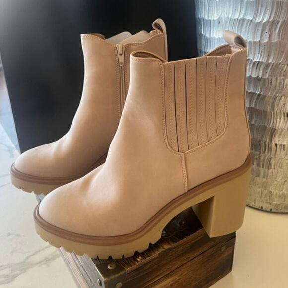 DV by Dolce Vita Juliet Lug Sole Boots in Beige - Picture 4 of 10